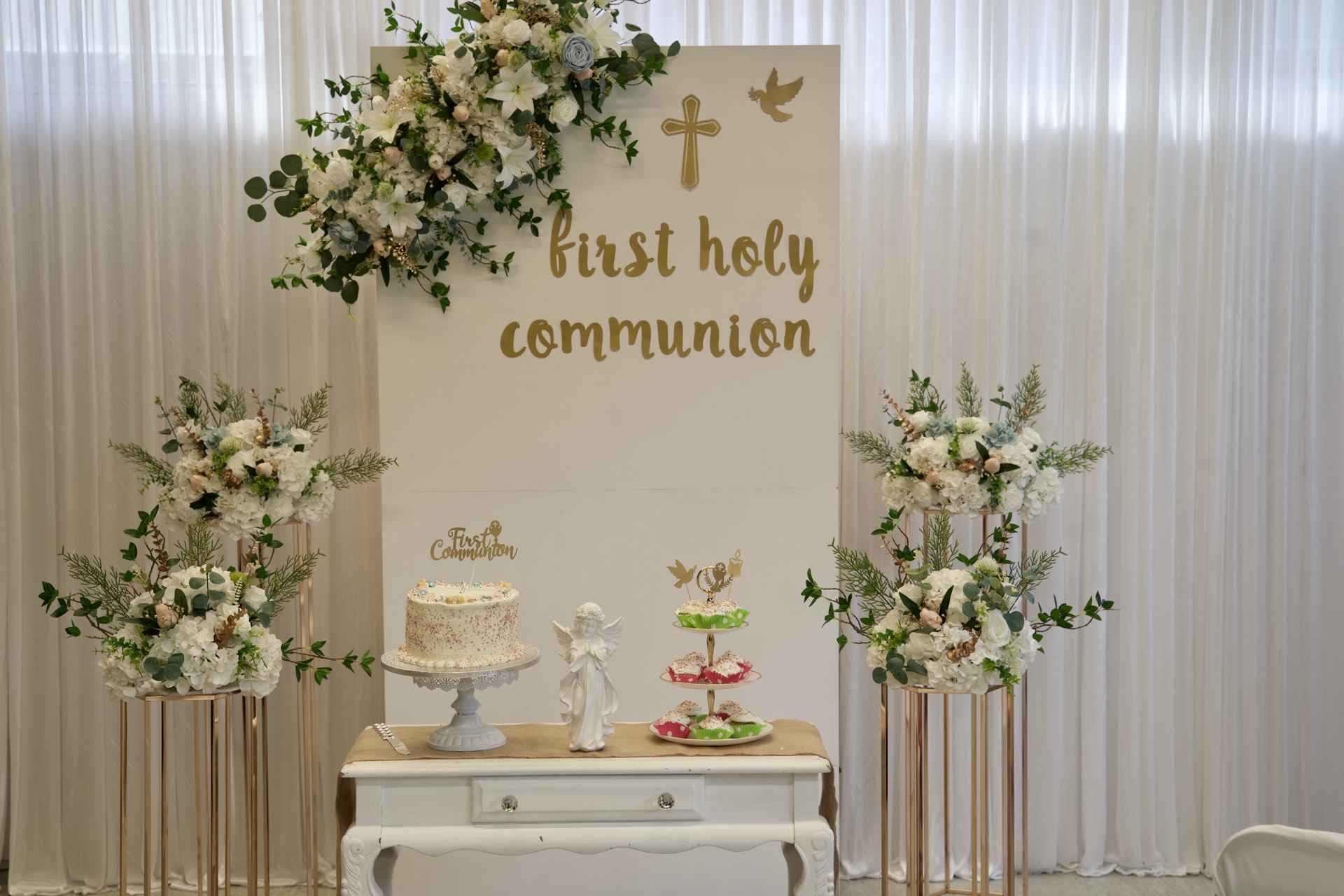 Community event gathering photography by CoolPicsUK in Hertfordshire